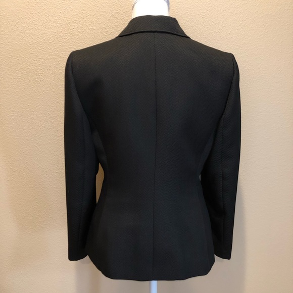 Tahari Fitted Notched Collar Black Textured Jacket - Picture 3 of 7
